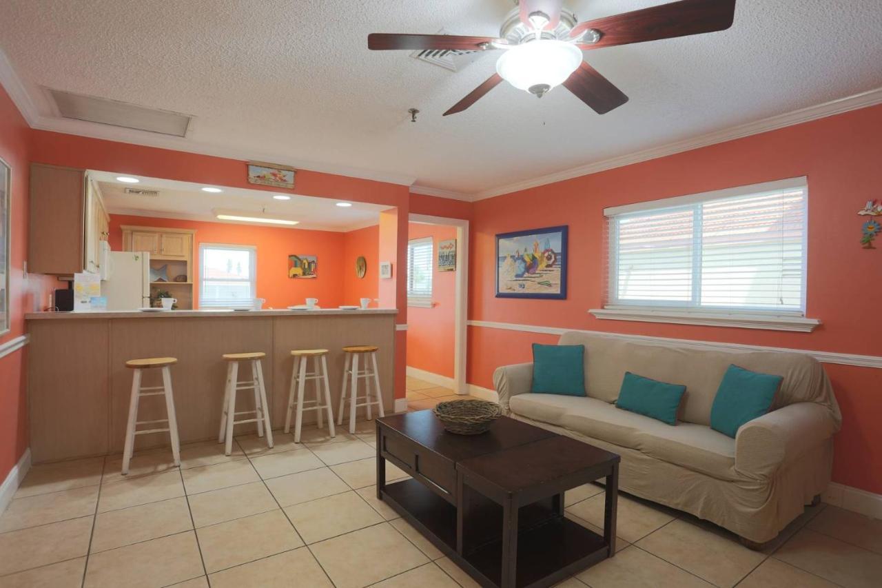 100 - Las Brisas St. Pete Beach Esterno foto