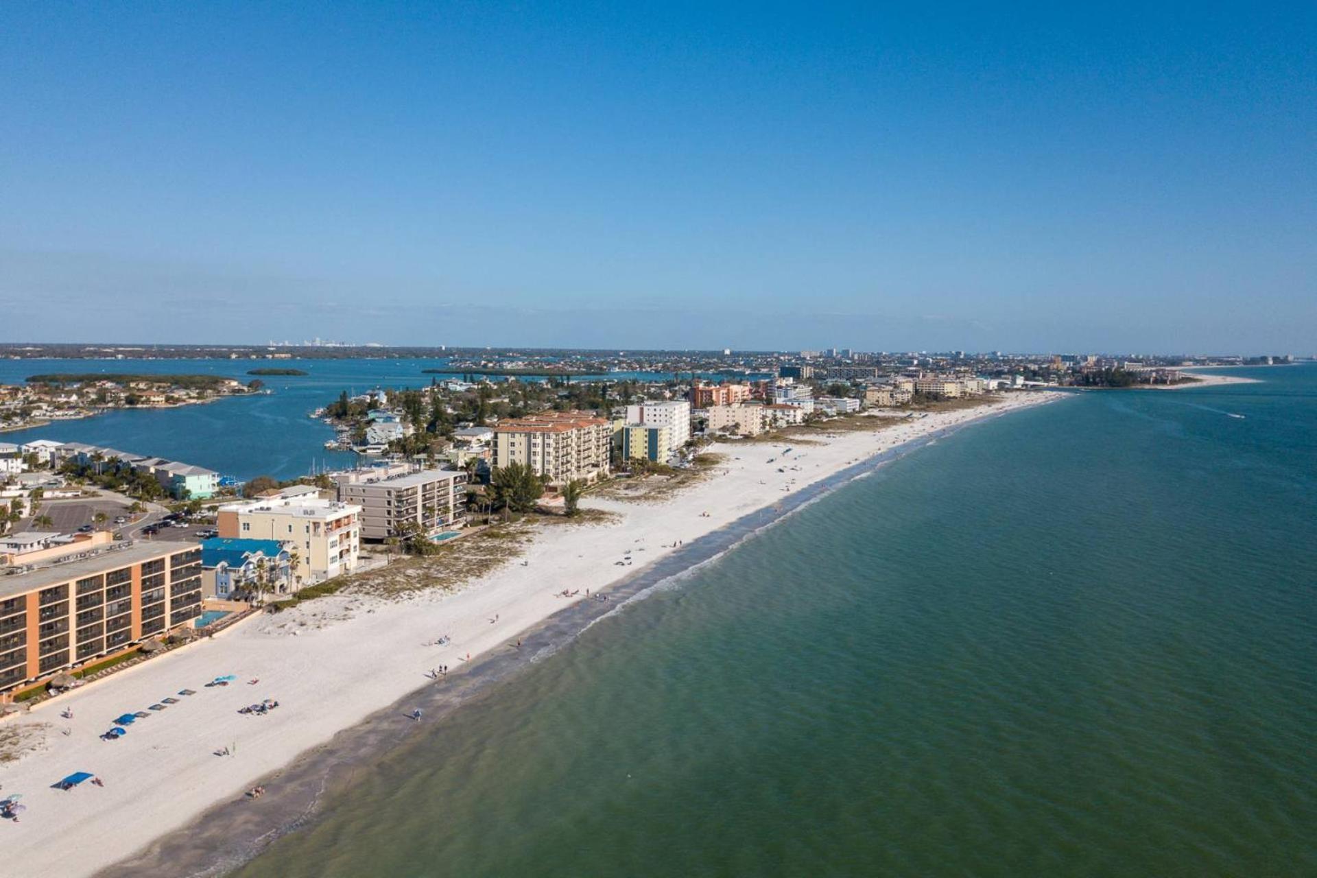 100 - Las Brisas St. Pete Beach Esterno foto