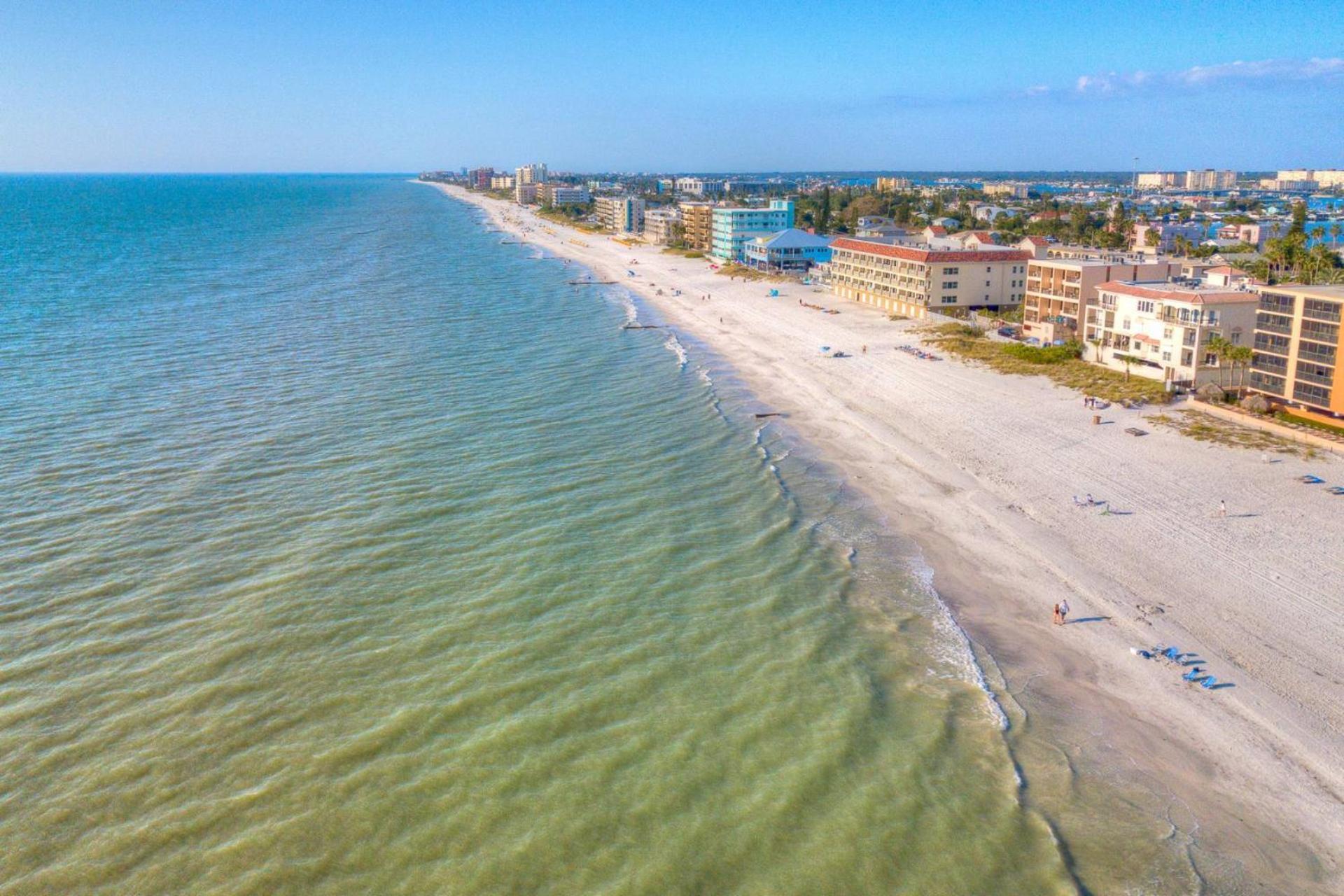 100 - Las Brisas St. Pete Beach Esterno foto
